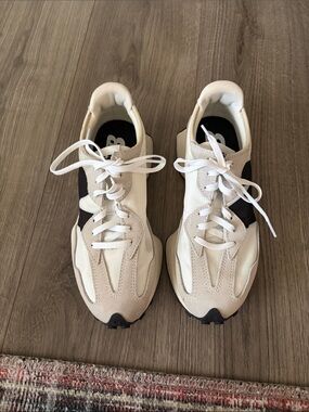 New Balance Women's Cream and Black Athletic Sneakers